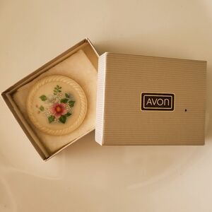 Vintage Avon Ceramic Spring Bouquet Floral Pin Brooch – Original Box!